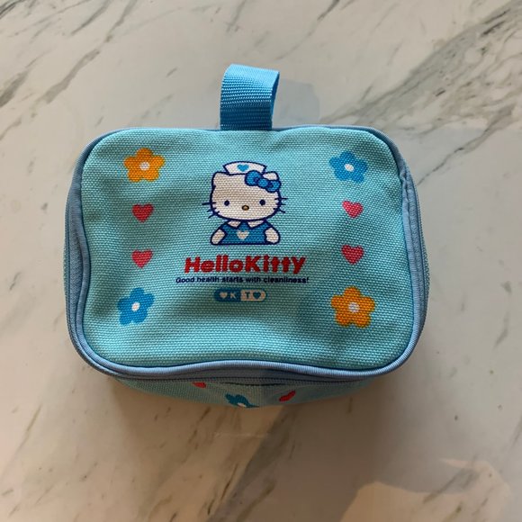 VINTAGE 1995 BRAND NEW HELLO KITTY MAKE UP NURSE POUCHES (SET OF 2) - Picture 3 of 14